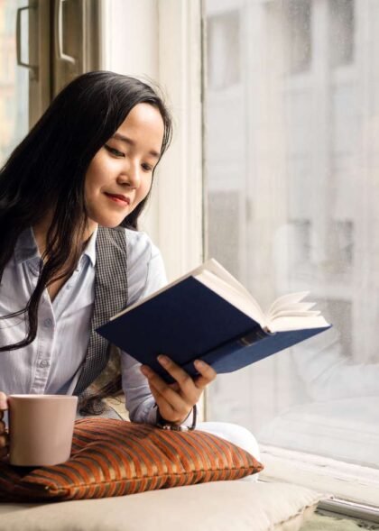 reading books-3